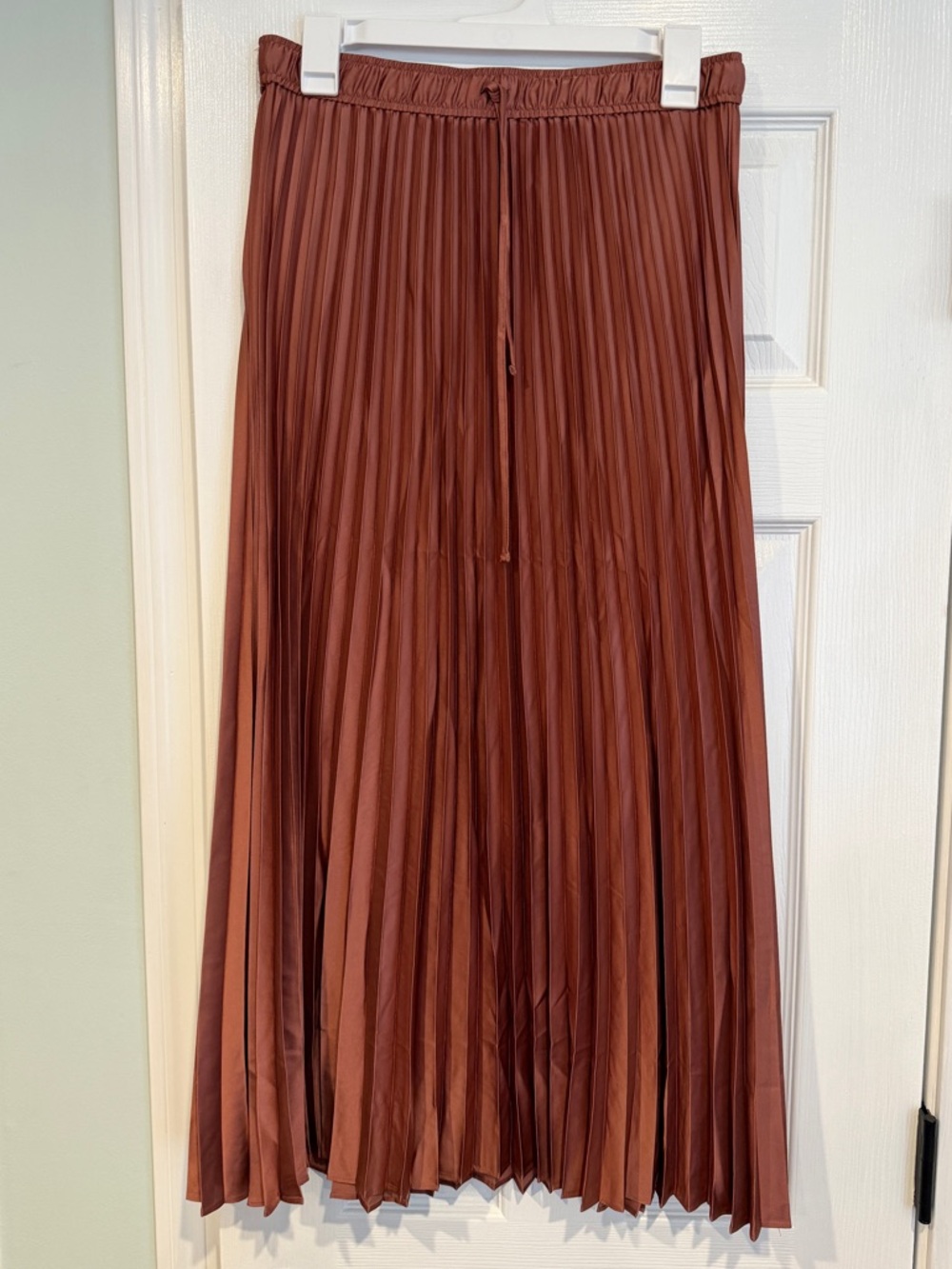 Pleated Express Midi Skirt in Dusty Rose